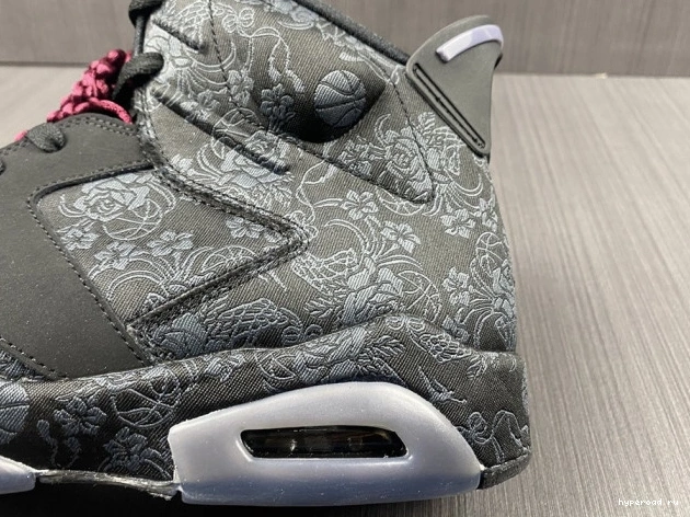 (W) DB9818-001 6 Black Jordan SD Retro Triple 0630